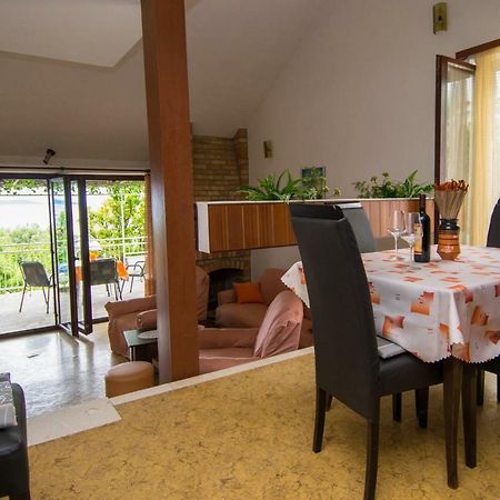 Vacation Home Mirjana Seget Vranjica Exterior photo