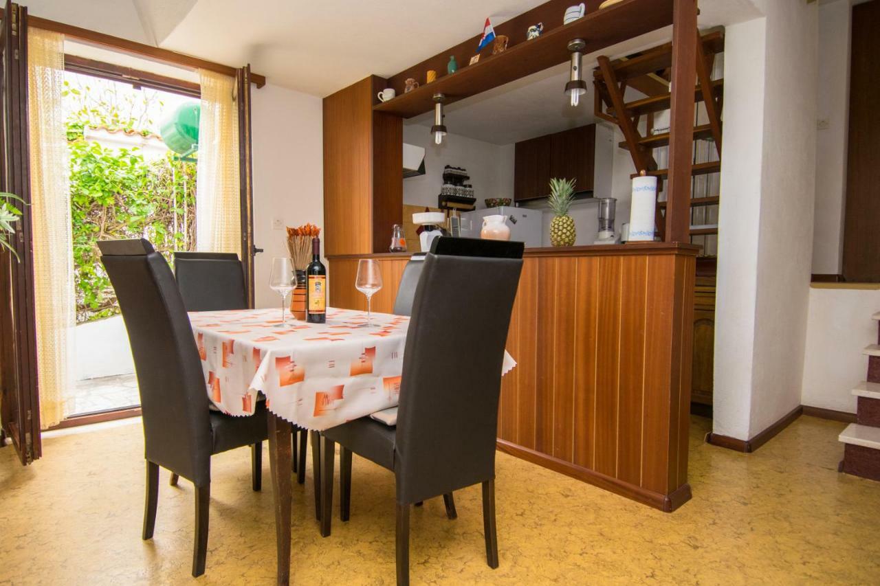 Vacation Home Mirjana Seget Vranjica Exterior photo