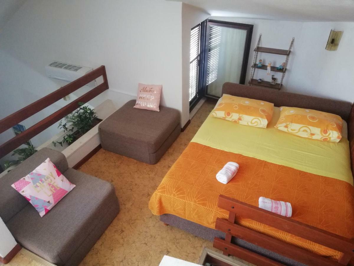 Vacation Home Mirjana Seget Vranjica Exterior photo
